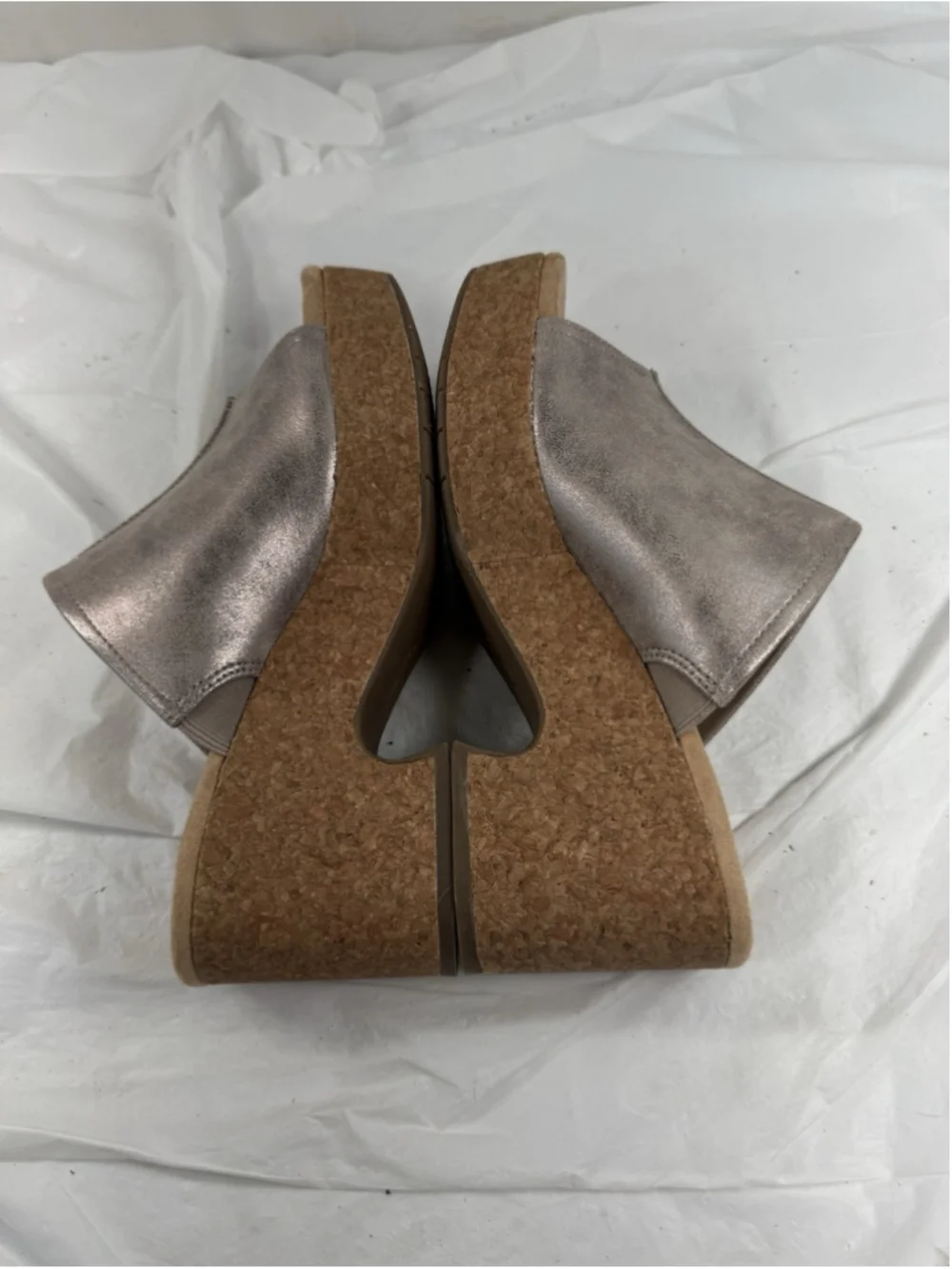 Clarks Collection Nerisa Vine Wedge Sandals Taupe Metallic Size 8 nubuck leather